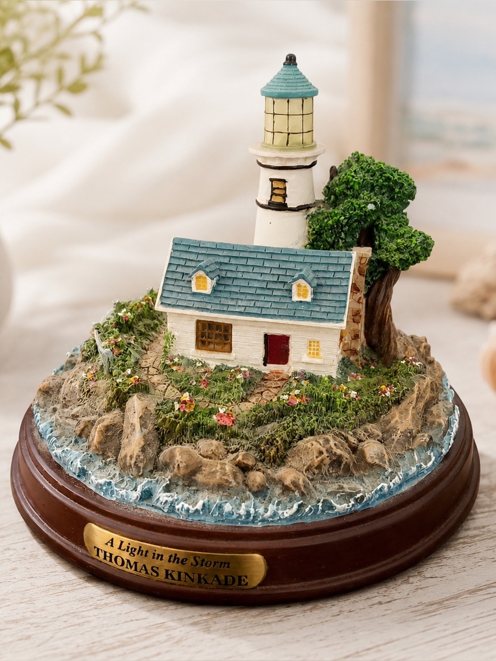 Thomas Kinkade A Light in the Storm Light Up Lighthouse Figurine